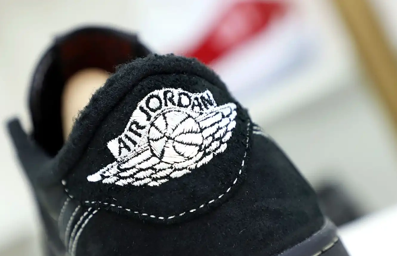 NIKE LOW AIR X PHANTOM” “BLACK TRAVIS SCOTT OG JORDAN 1 0614